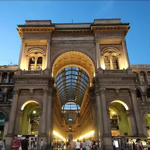 Apartamento Gardone - Ampio Con 2 Da Letto - Comodo Per Duomo!, Milán